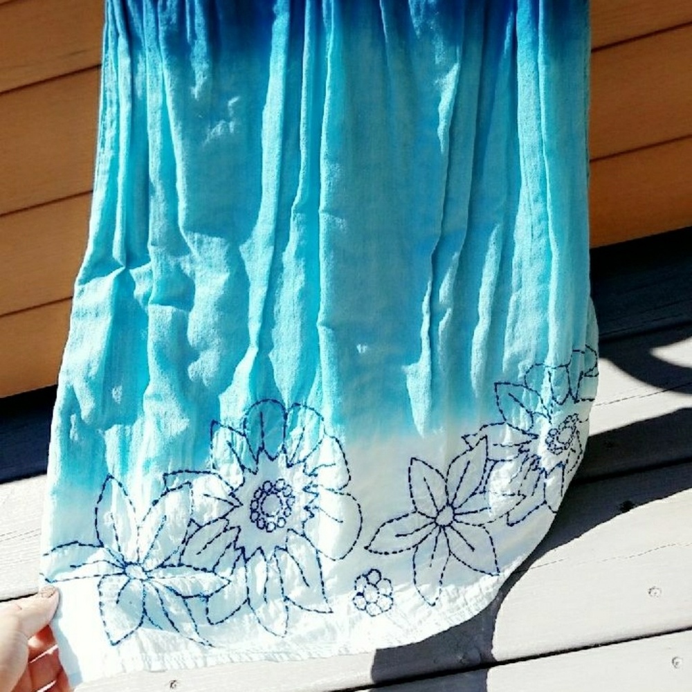 Dress - Picture 2 of 3